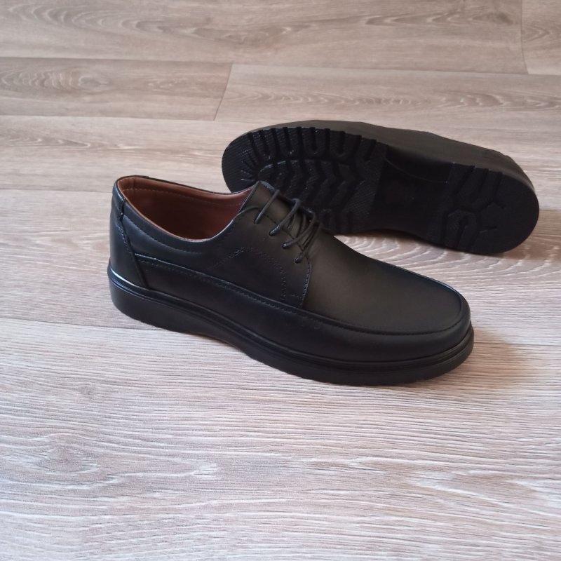 صباط جلد ميدكال اسود بسير