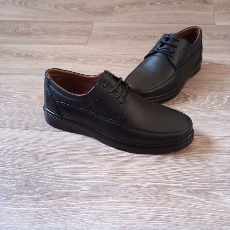 صباط جلد ميدكال اسود بسير