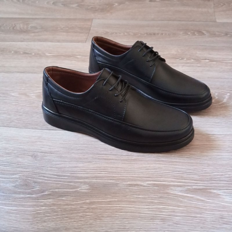 صباط جلد ميدكال اسود بسير