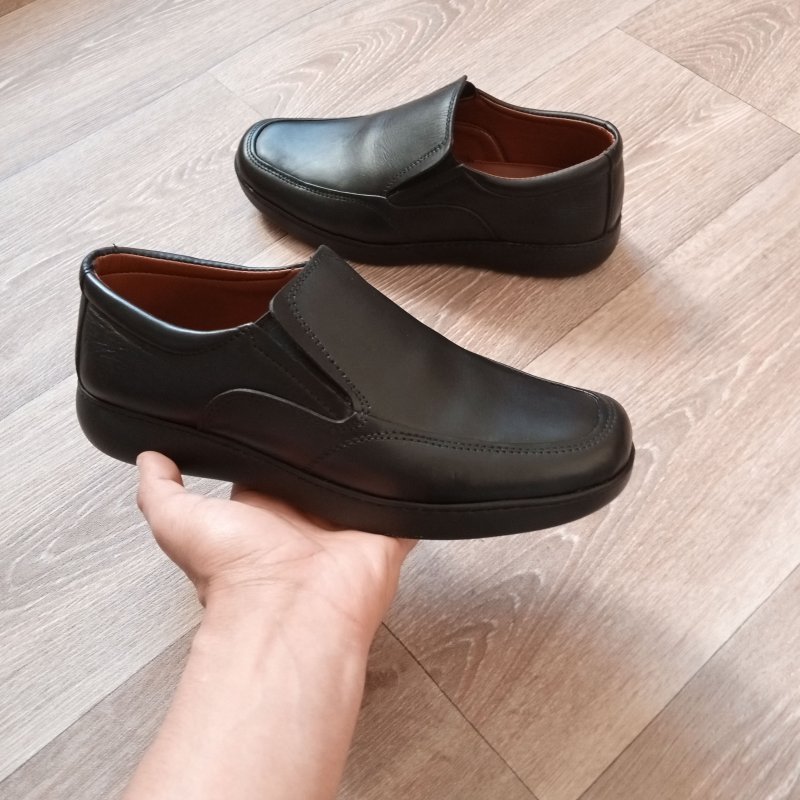 صباط جلد ميدكال اسود بلا سير